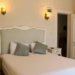 Hotel Lotus Koeyici *