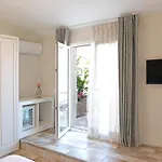 Hotel Lotus Koeyici