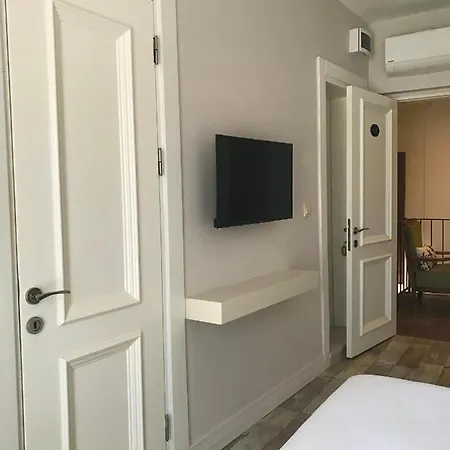 Lotus Koeyici Hotel *