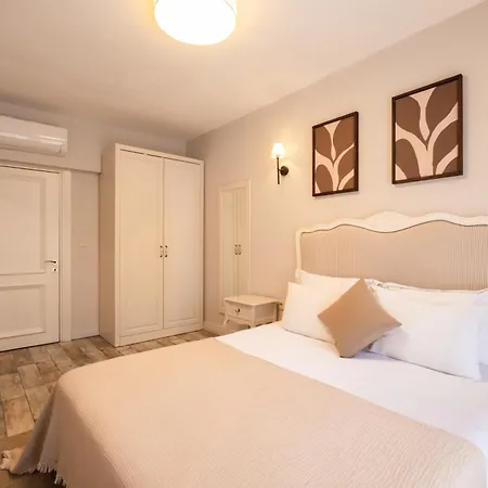 Lotus Koeyici Hotel