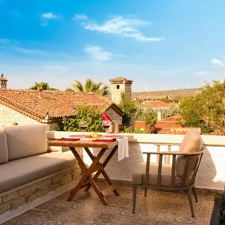 Lotus Köyiçi Otel *