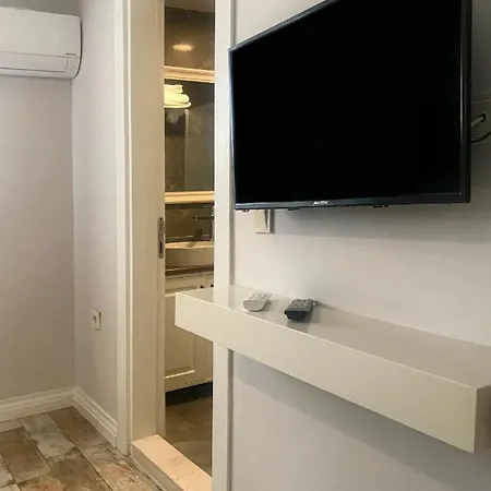 Lotus Köyiçi Otel *