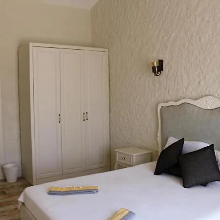 Lotus Köyiçi Otel *