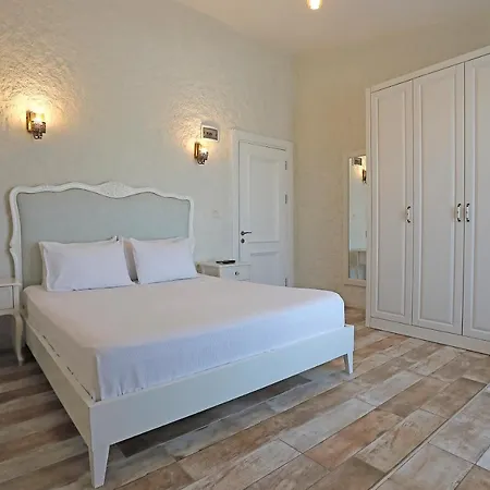 Lotus Köyiçi Otel *