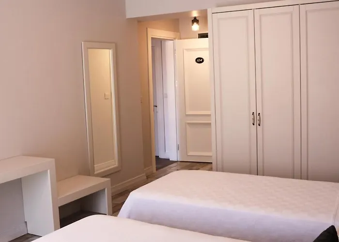 Lotus Koeyici Alacati