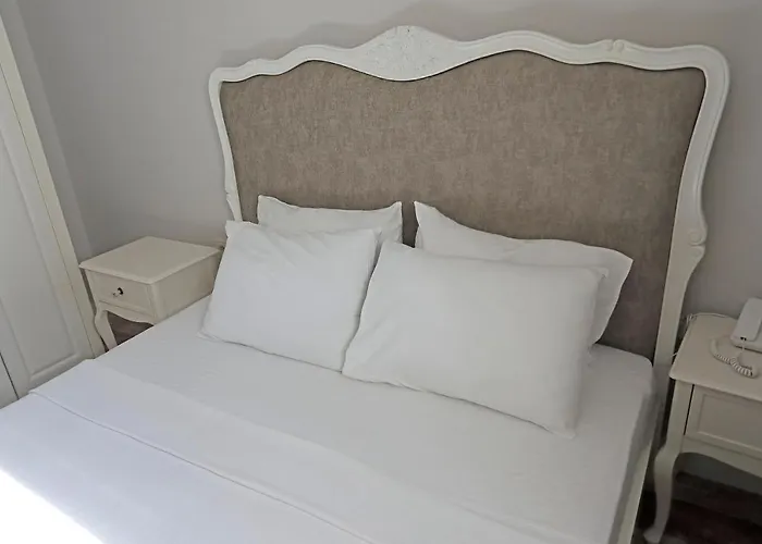 Lotus Koeyici Alacati